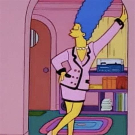 chanel marge simpson gif|Simpsons Marge Simpson GIFs .